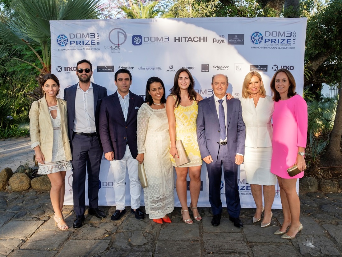 Miembros de la familia Puya en la entrega de premios de DOM3PRIZE 2018